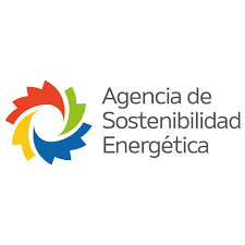 Logo de Agencia de Sostenibilidad Energética. En letras grises con logo rojo, verde, azul y amarillo.